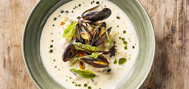 Kremet bouillabaisse - en fyldig fiskesuppe