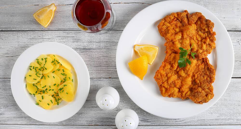 Rød burgund og kalveschnitzel blir til et måltid som gir deg gåsehud av fryd