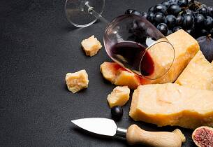 Myk vin fra Valtellina er perfekt til hard ost fra Norge