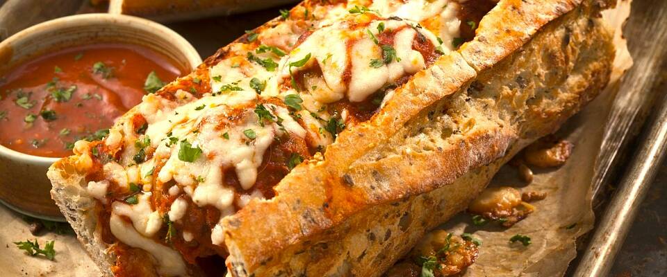 Gjør som amerikanerne. Server kjøttbollene i brød