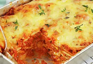 Denne lasagnen har både smaksfylde og kick - helt uten kjøtt