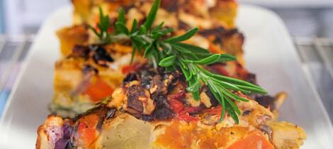 Har du rester i kjøleskapet, blir det italienskinspirert omelett i panne til middag