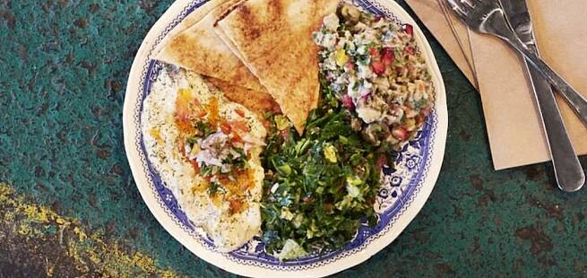Sildesalat Aleppo med baba ganoush og tabbouleh