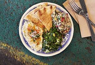 Sildesalat Aleppo med baba ganoush og tabbouleh