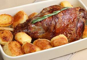 Lammestek er noe av det beste du kan lage som søndagsmiddag.