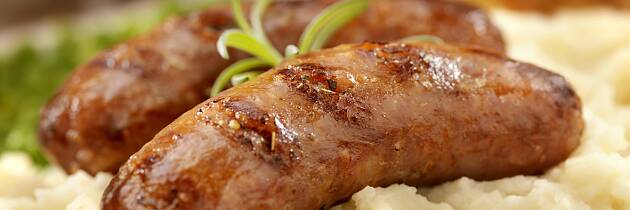 Står pølser på grillmenyen, husk hjemmelaget potetmos til