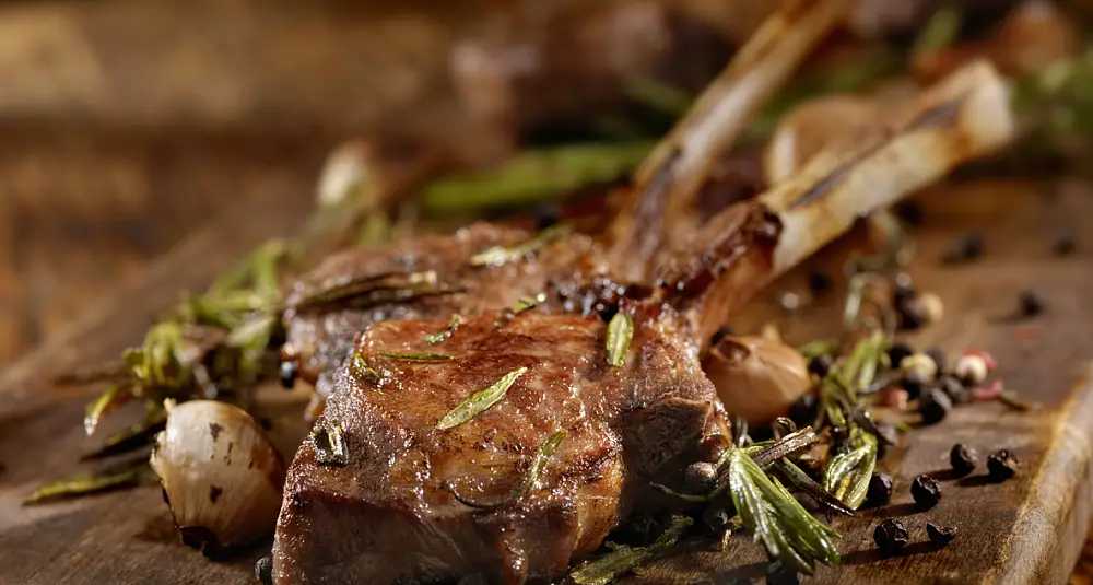 gnist Solrig Hvad angår folk Oppskrift på Kalvekoteletter med gratinert fennikel - Aperitif.no