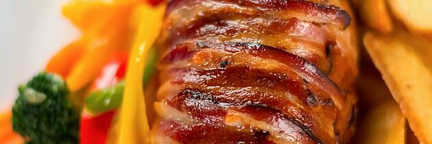 Baconsurret svinefilet med fyll