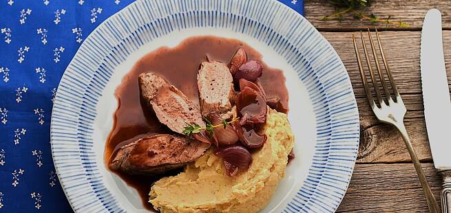 Hjortefilet med risotto, kastanjepuré og saus