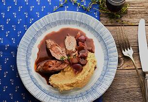 Hjortefilet med risotto, kastanjepuré og saus