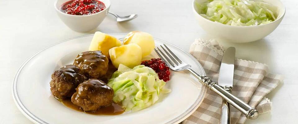 Klar en klassiker: Kjøttkaker med kålstuing