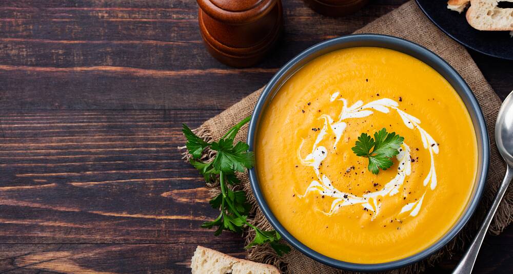 Selvsagt kan du drikke vin til suppe, spesielt når den er så fyldig som denne - men likevel ikke hvilken som helst vin