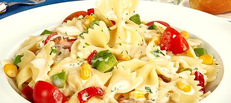Pastasalat er både lettlaget, rimelig og sunn middag