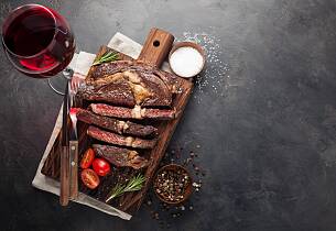 Du har helt sikkert ikke tenkt på denne vinen til grillmaten, men nå har du muligheten til en fantastisk mat- og vinmatch