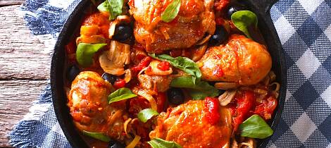 En Italienskinspirert kyllinggryte smaker fortreffelig i juni