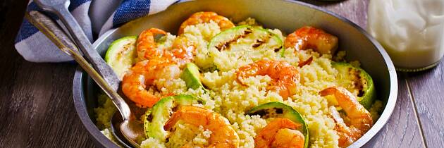 Couscous med reker og grønnsaker fra grillen er lettvint og godt