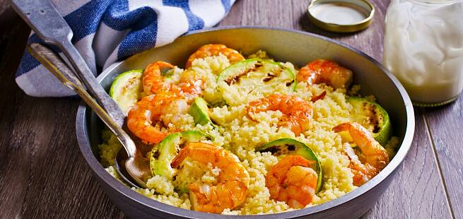 Couscous med grillede reker og grønnsaker