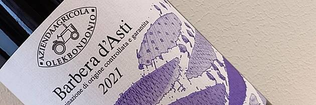 Litersflaske, skrukork og god barbera er perfekt vin til grillmat