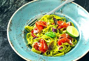 Pasta med spekeskinke og hjemmelaget pesto