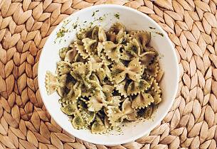 Italiensk farfalle med gorgonzola- og fløtesaus