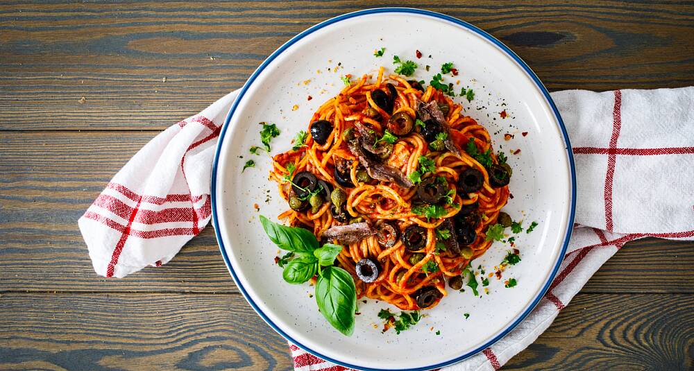 Spaghetti med ansjos og oliven
