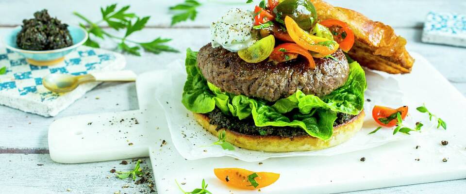 Lag en burger med smaken av Hellas