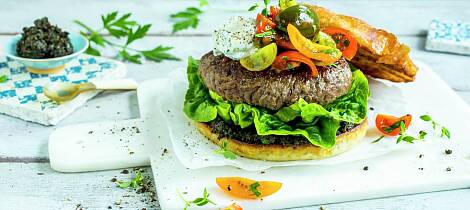 Lag en burger med smaken av Hellas