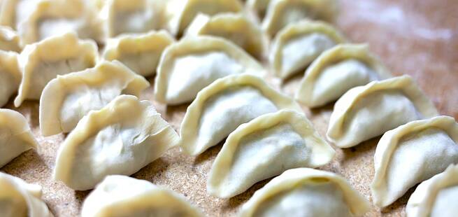 Slik lager du gyoza-deig