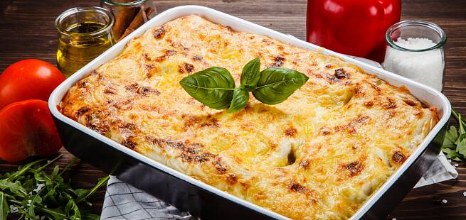 Lasagne med bolognese og ostesaus