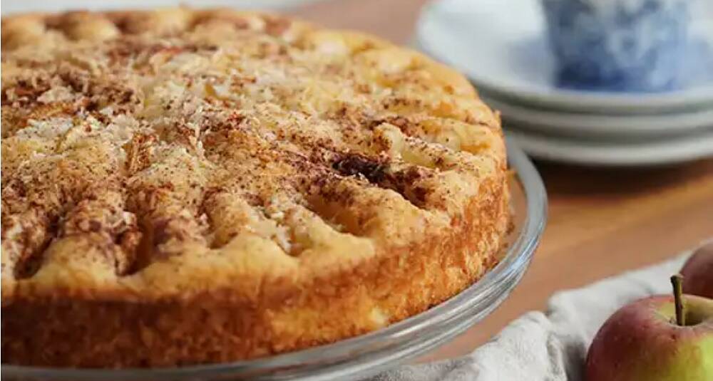 Glutenfri eplekake med mandelmel og kokosflak