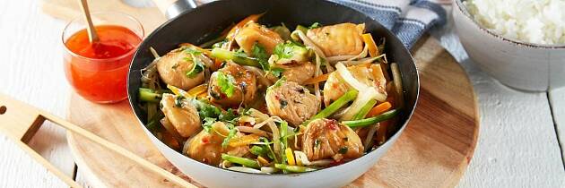Nå trenger vi et fiskeavbrekk fra den fete maten, kveite fra wok er både friskt og krydret
