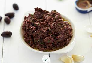 Hjemmelaget tapenade lager du enkelt