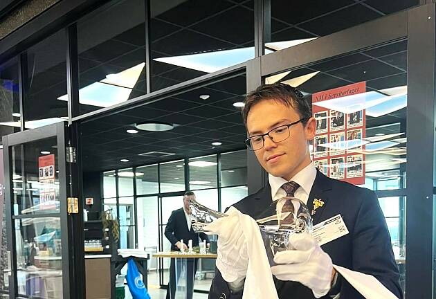 Første servitør-kongepokal til Mathias Toresen