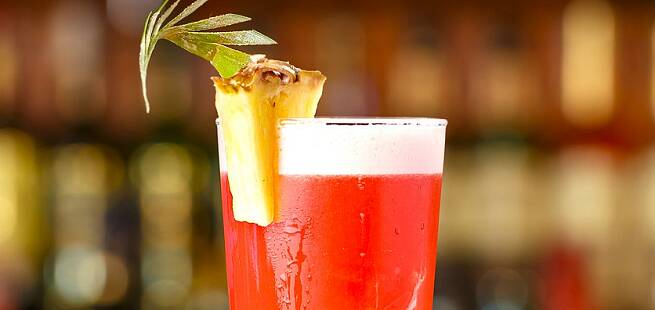 Singapore Sling etter Dale DeGroff drinkoppskrift