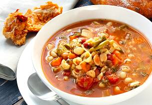 Italiensk minestronesuppe