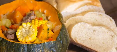 Ferdig med fårikål for i år? Prøv denne bolivianske vrien som kan serveres i et uthult gresskar