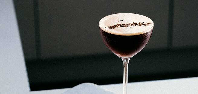 Karsk Martini - helnorsk svar på Espresso Martini - drinkoppskrift