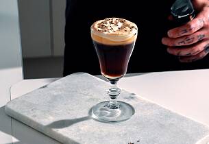 Luksuskarsk - helnorsk svar på Irish Coffee - drinkoppskrift