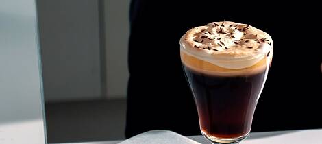 Gi Irishen en luksuriøs norsk smak med akevittlikør