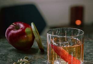 Granny Smith - en Old Fashioned Twist - drinkoppskrift
