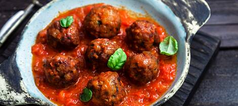 Kjøttboller i tomatsaus er en fast gjest på middagsbordet - og ikke mindre velkommen av den grunn