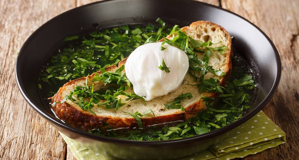 Brødsuppe med koriander, hvitløk og egg  - Acorda à alentejana som i Portugal