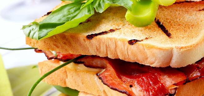 Kylling Club Sandwich med bacon