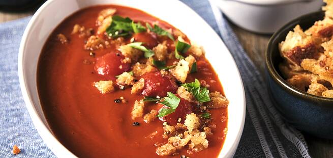 Chunky tomatsuppe med Pangrattato