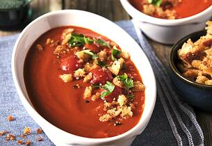 Chunky tomatsuppe med Pangrattato