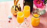 I denne påskeinspirerte mimosa-oppskriften har vi lurt inn en overraskende ingrediens