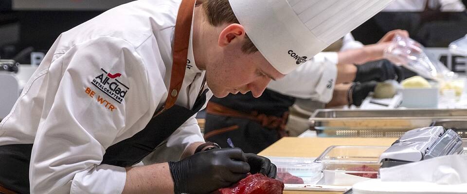 Denne dype konsentrasjonen ga pallplass i Bocuse d'Or Europe for Håvard Werkland