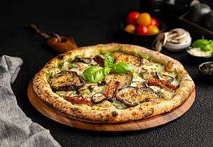 Pizza fire årstider quattro stagioni - vegetarversjonen