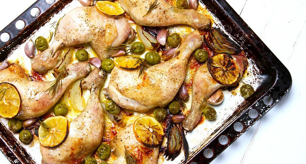 Lime-marinert kylling med oliven og løk