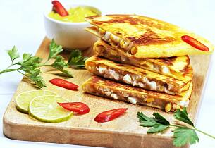 Tortillaene kan fint fylles med fisk - det smaker knallgodt når de stekes på denne måten